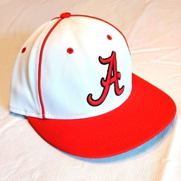 Local Fitted Hat - Picture 3 of 8